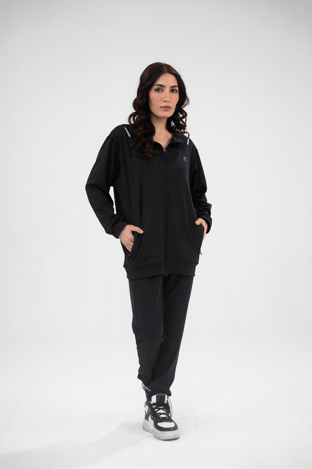 Women Black Reflective Essential Tracksuit - Aurorafitsofficial