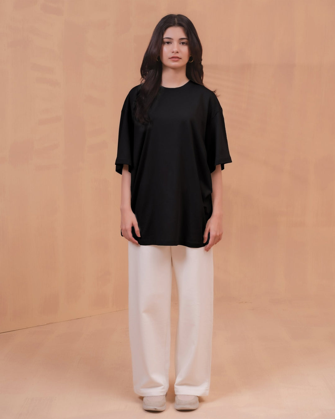 Black Women Essential Tee - Aurorafitsofficial