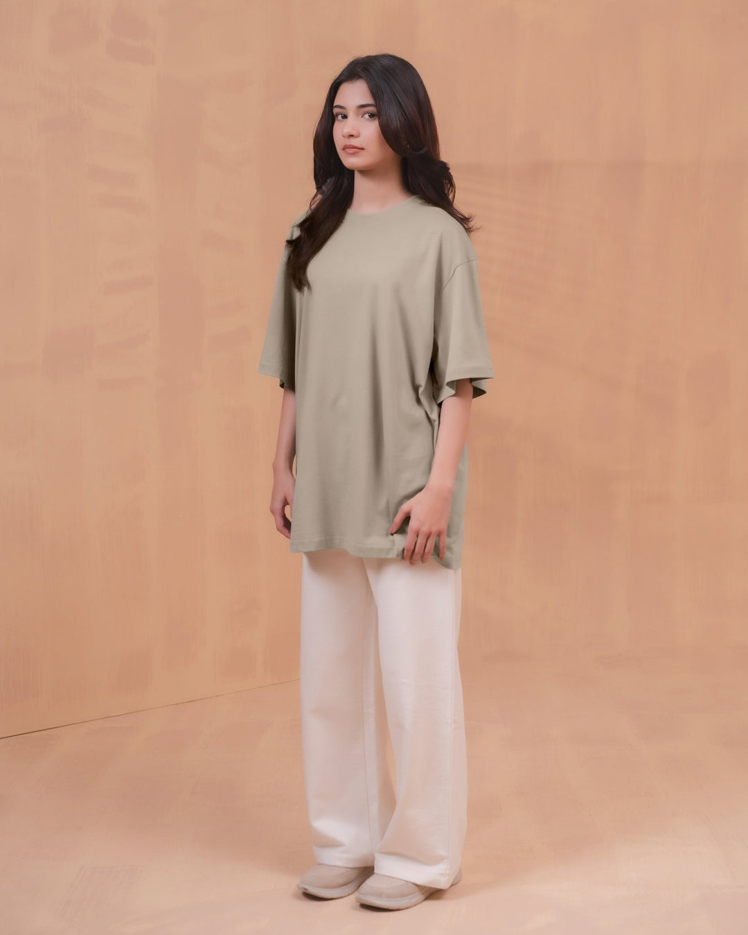 Black Women Essential Tee - Aurorafitsofficial