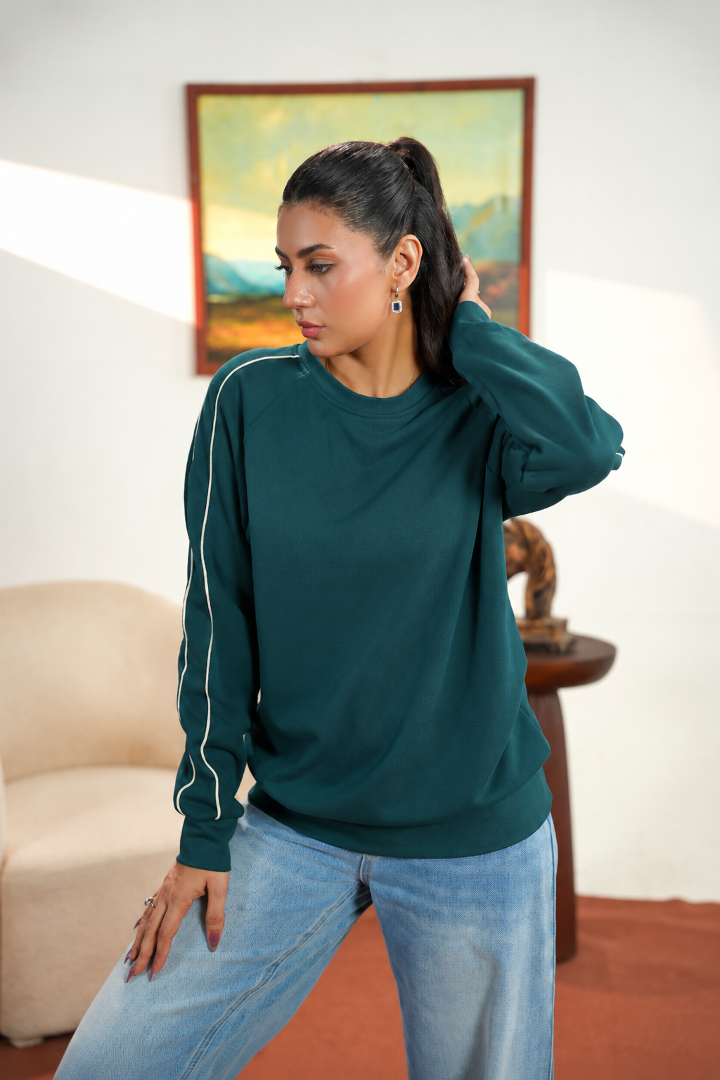 Women Contrast Trim Sweatshirt