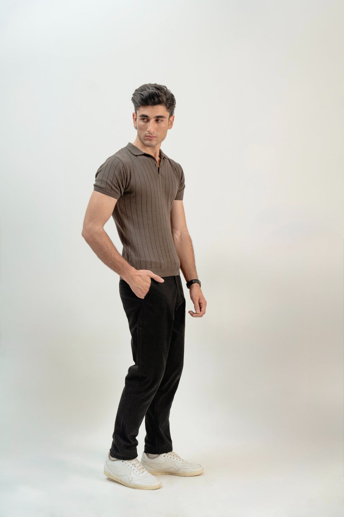 model1
Linear Knit Polo - Aurorafits Official