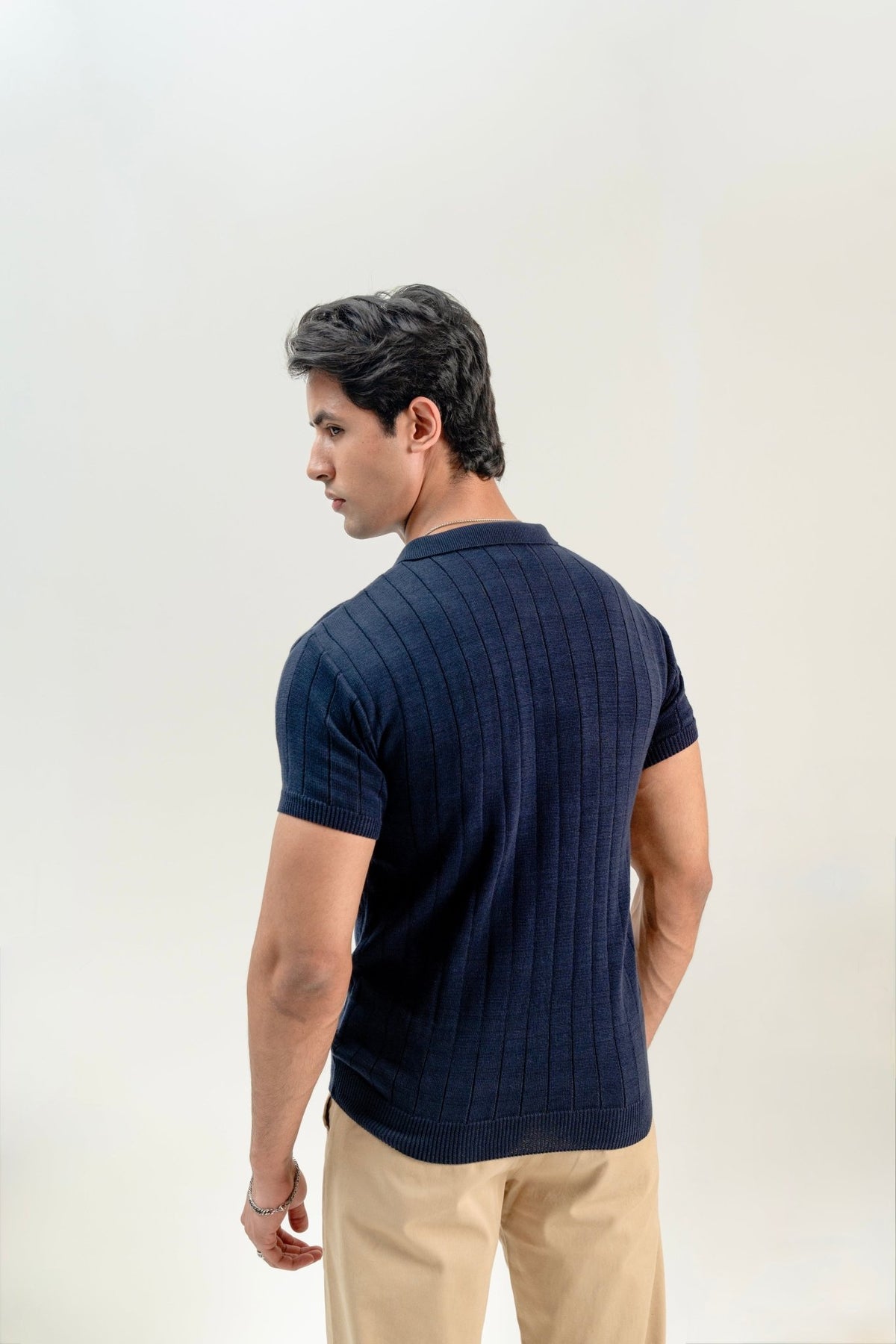 model2
Linear Knit Polo - Aurorafits Official