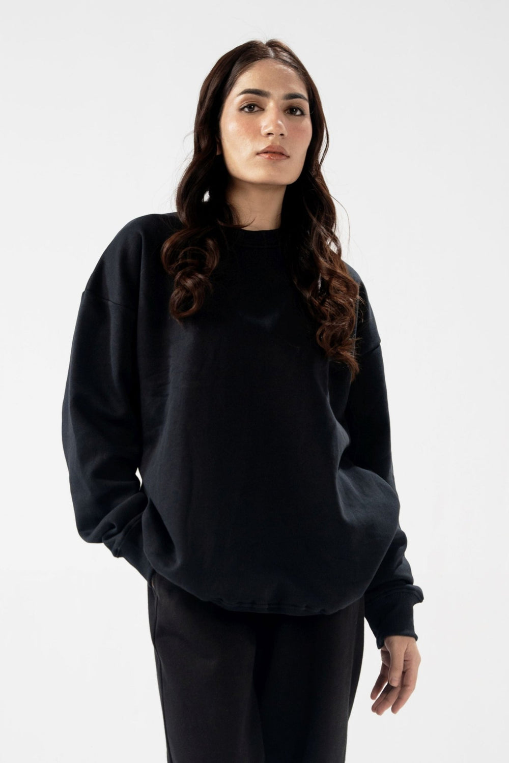 Women Black Essential Oversized Fleece Sweatshirt - Aurorafitsofficial